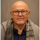 Lee Carlson headshot
